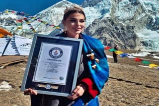 nepal-sets-world-record-by-organizing-fashion-show-at-highest-height