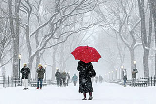 Fresh snowfall in Kashmir breaks cold spell