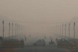 ഡൽഹിയിൽ കനത്ത മൂടൽ മഞ്ഞ്  ശക്തമായ കാറ്റിന് സാധ്യത  Cold, foggy morning in Delhi, strong winds expected during the day