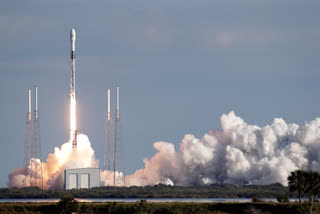 SpaceX launches 60 new Starlink satellites