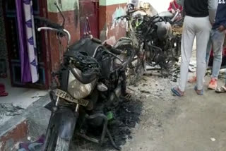 Bike fires in Vijaynagar at Ghaziabad