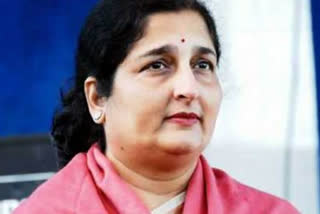 SC relief for Anuradha Paudwal: Stay on Kerala family court order