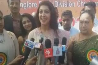 Pranitha made her presence in yuvashakthi competation in Chikkaballapur