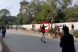 firing at jamia millia islamia university in delhi