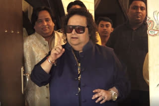 Bappi Lahiri celebrates Saraswati puja in Mumbai