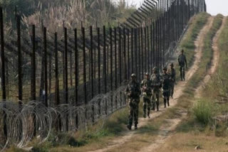 Pakistan violates ceasefire  Hizbul Mujahideen terrorist  LoC  Pakistani troops shelled  പാക് ഷെല്ലാക്രമണം  പൂഞ്ച് ഷെല്ലാക്രമണം  വെടിനിര്‍ത്തല്‍ കരാര്‍ ലംഘനം