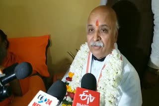 praveen-togadia-opposed-the-award-of-padma-shri-to-adnan-sami-in-jabalpur