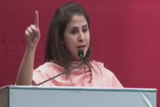 Urmila Matondkar compares CAA with Rowlatt Act, gets WW II years wrong