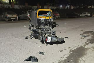 Two people injured in bike and Otto collision in Mandi