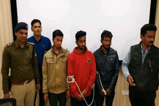 3 crooks including 13 motorcycles arrested