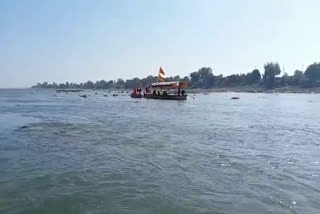 water of the navel pool of the Narmada river has special significance