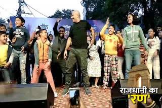 Vishal Dadlani arrives to campaign