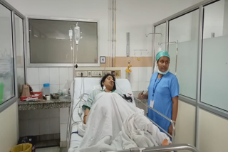 Greater Noida: Retired army shot his wife, wife injured