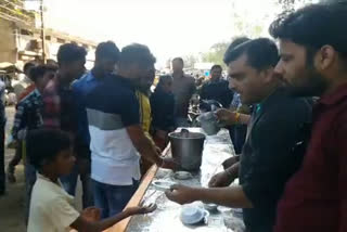 Devotees distributed kheer on Narmada Jayanti in katni