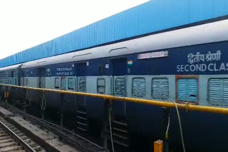 19 ट्रेनों में बढ़ाए गए डिब्बे, Coaches extended in 19 trains