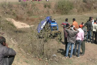 Two youths transporting sand die