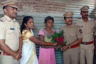 mentally disturb women got house by gadchiroli police