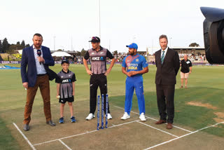 India vs New zealand: India opt to bat