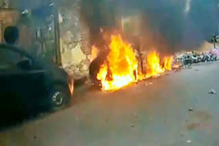 Incidents of burning car in raipur