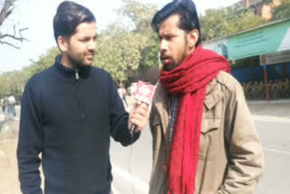 JNU student support protesters of Shaheen Bagh