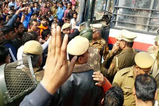 shaheen bagh hindu sena workers detained by delhi police