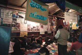 protest against caa nrc at shaheen bagh bus stop