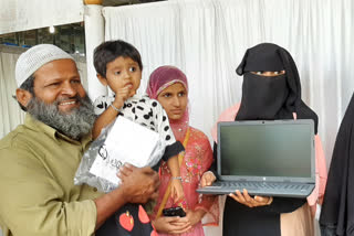 laptop-distribution-among-poor-and-deserving-students-in-bangluru