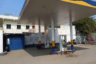 on-collector-order-food-department-sealed-the-petrol-pump-in-dewas