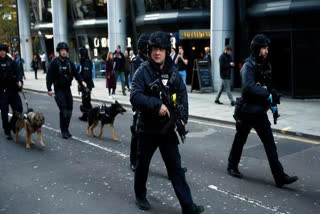 لندن: پولیس نے چاقو مارنے والے کو گولی ماری