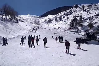 skiing in chamoli