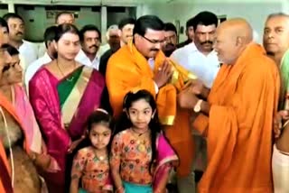 minister niranjana reddy in ajaneya swamy temple