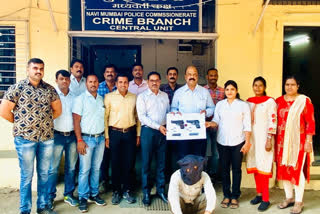 new mumbai police arrested one man with 2 pistols