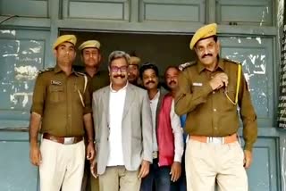 बजरी माफिया गिरफ्तार  Gravel mafia arrested