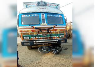 dumper-and-bike-collision-killed-bike-rider-in-itarsi