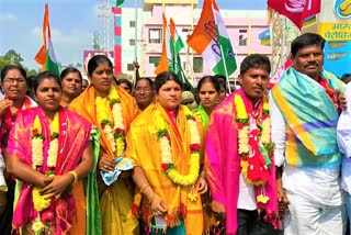 CONGRESS COUNCILLORS RALLY IN YADAGIRIGUTTA