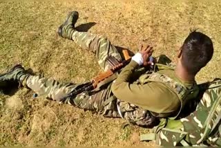 Naxalites firing on police and CRPF in bokaro