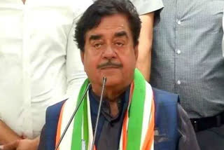 Shatrughan Sinha arrives in Dwarka to campaign for Adarsh Shastri