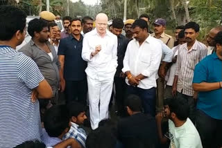 uppudi village people protet and blocked the deputy cm pilli subash chandrabose visit in east godavari