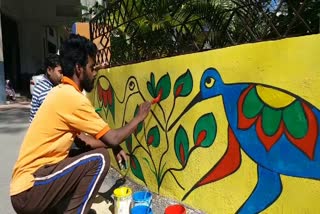 fascinating painting is being made on the walls of the city ranchi