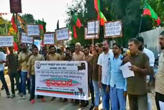 auto-drivers-protest-over-lpg-price-hike