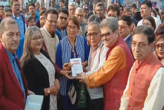 Kolkata bookfair gives book to old age home