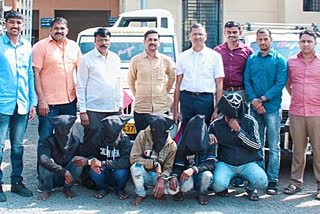 Four arrest for lorry loot by Nashik police