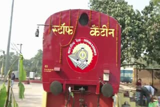 canteen in rail coach