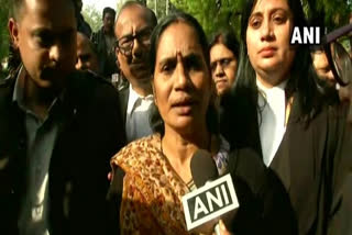 Nirbhaya's mother  നിര്‍ഭയ കേസ്  ഡല്‍ഹി ഹൈക്കോടതി  delhi high court