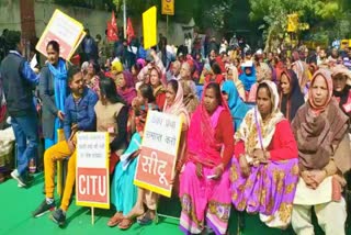 many-social-organizations-protest-against-the-budget-in-delhi