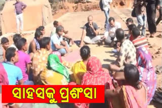 malkangiri-administration-support-to-jodaamb-villagers-after-they-attack-maoist