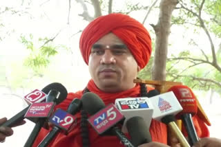 Basavajaya mrutyunjaya swamiji outrage against BSY