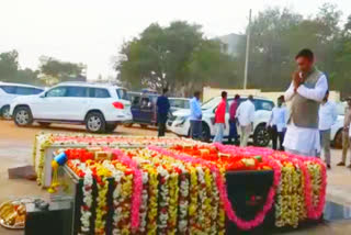 Sudhakar, who worshiped the mother's grave in chikkaballapur