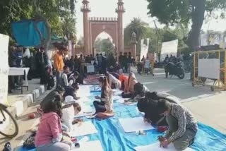 amu students protest against CAA through paintings