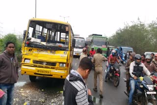 School bus hit a Lori truck